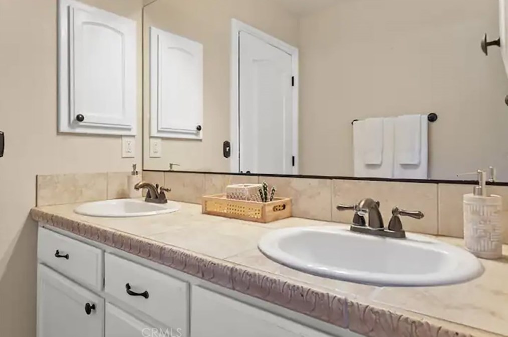 6366 Murrieta Ave, Yucca Valley CA  92284-4906 exterior