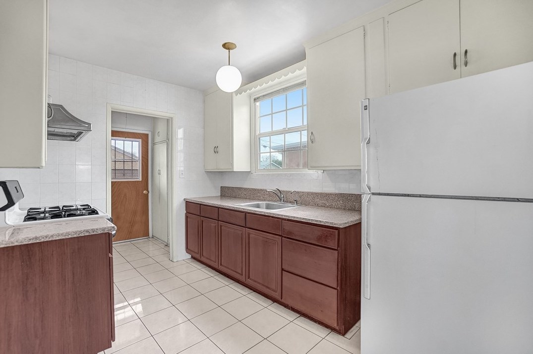 512 Markland Dr, Monterey Park CA  91754-7042 exterior