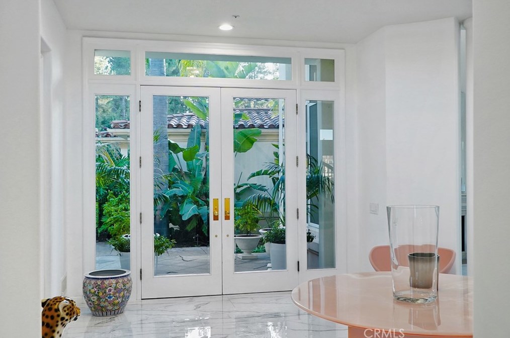 1 Monterey Pine Dr, Newport Beach, CA 92657