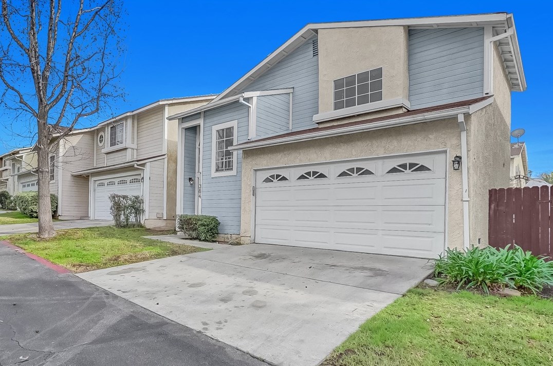 11384 Dronfield Ter, Los Angeles, CA 91331-1496