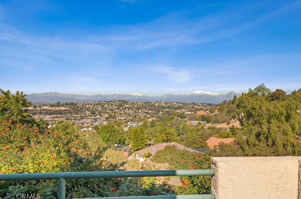 3001 La Paz Ln, Pomona, CA 91765-3848