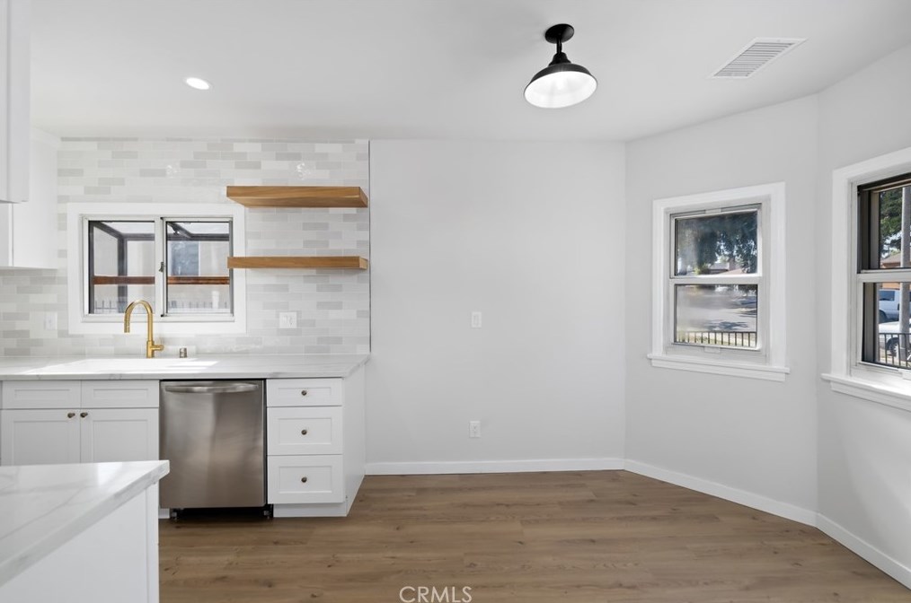 9630 Harvard, Los Angeles CA 90047-5216 exterior