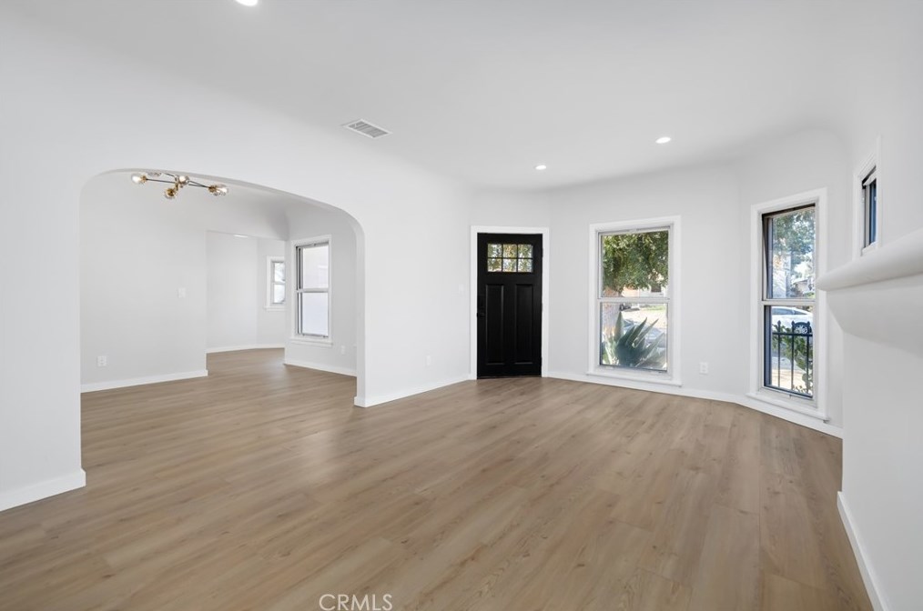 9630 Harvard, Los Angeles CA 90047-5216 exterior