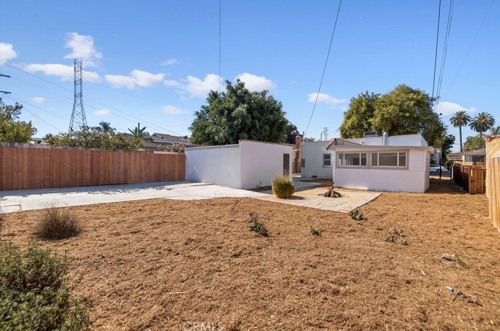 9630 Harvard, Los Angeles CA 90047-5216 exterior