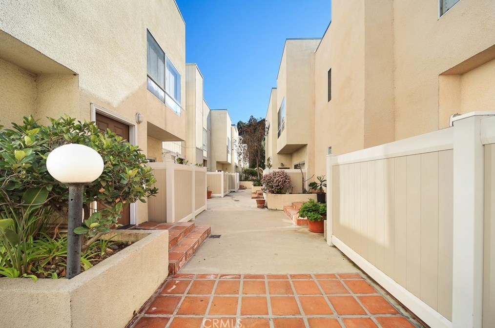 228 Monterey Rd #a, South Pasadena, CA 91030