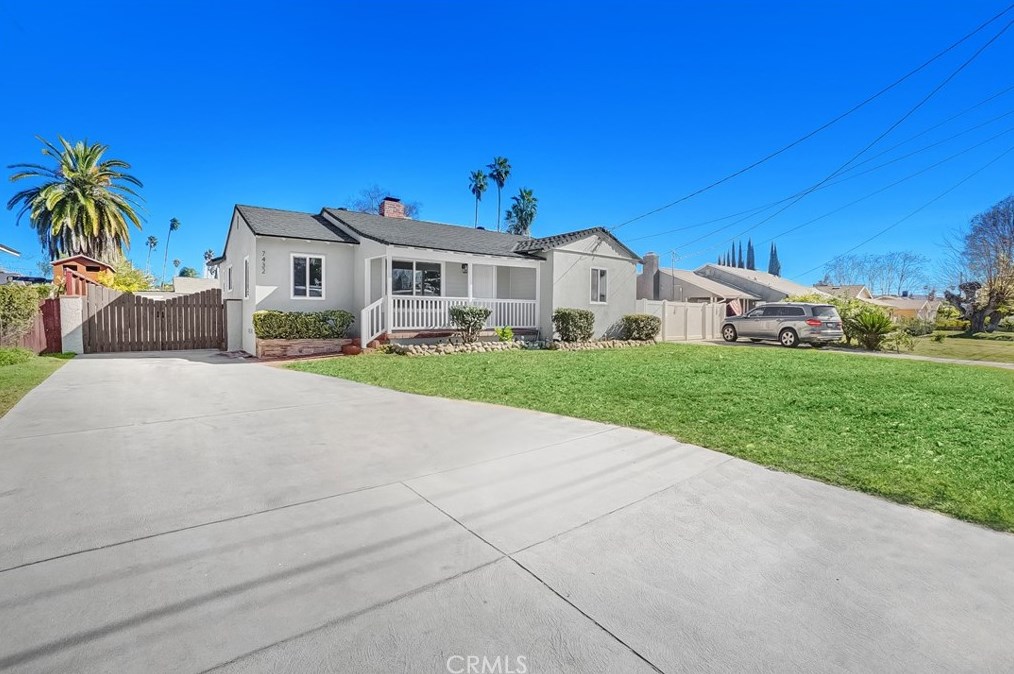 7432 Sylvia Ave, Los Angeles, CA 91335-2556