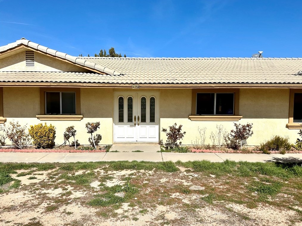 14738 Poplar St, Hesperia, CA 92345-3729