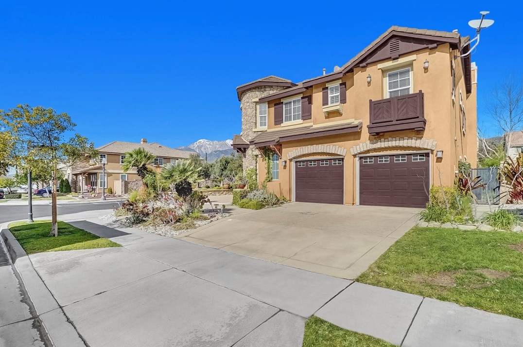 15562 Sicily Ln, Fontana, CA 92336