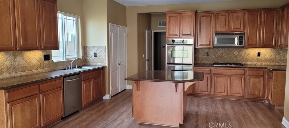 16126 Sedona Ln, Fontana CA  92336-5814 exterior