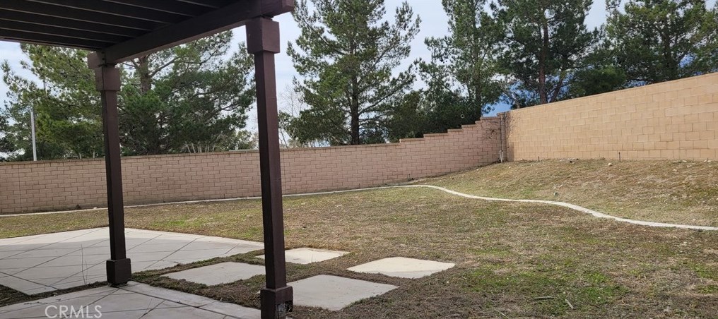 16126 Sedona Ln, Fontana CA  92336-5814 exterior