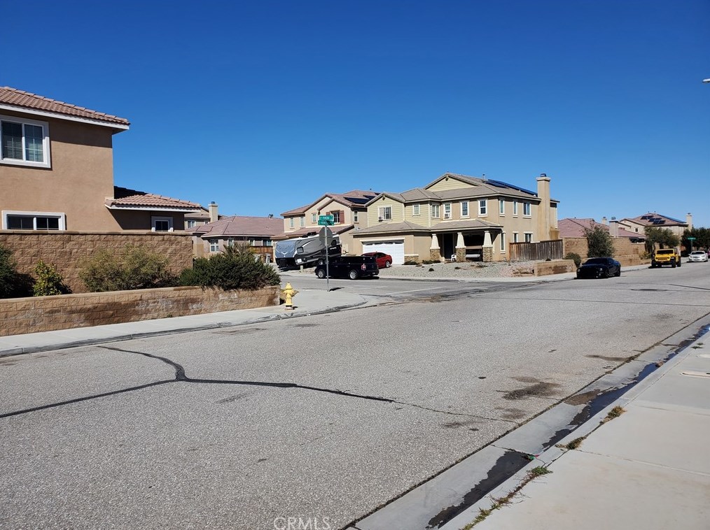 8831 Montclair Ave, Hesperia, CA 92344-5549
