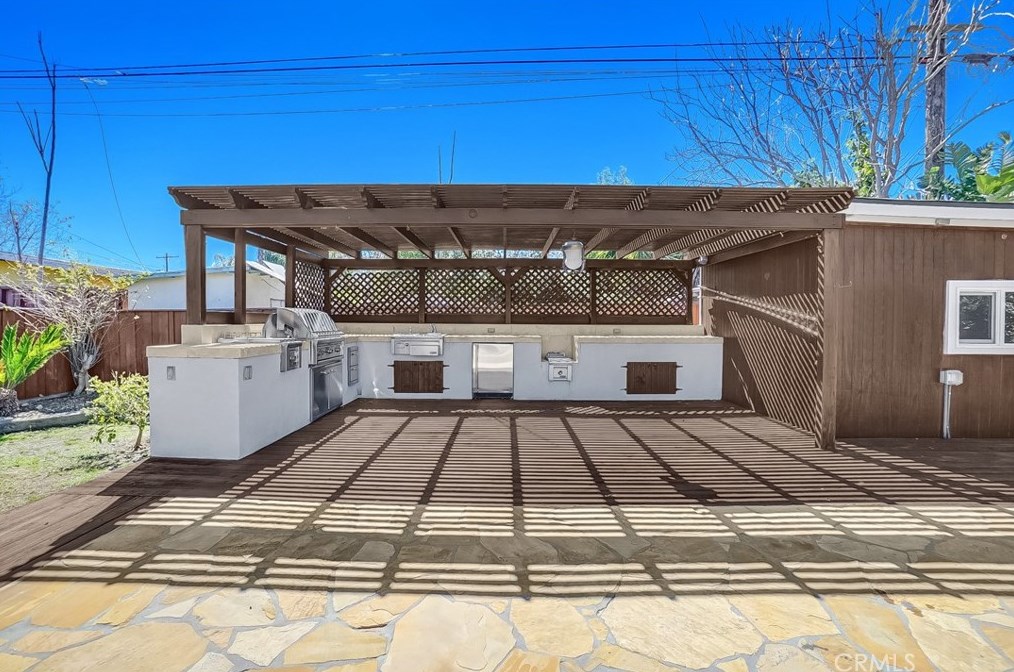 10327 Telfair Ave, Los Angeles CA  91331-3154 exterior
