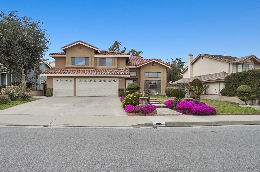 1015 Longview Dr, Pomona, CA 91765-4359