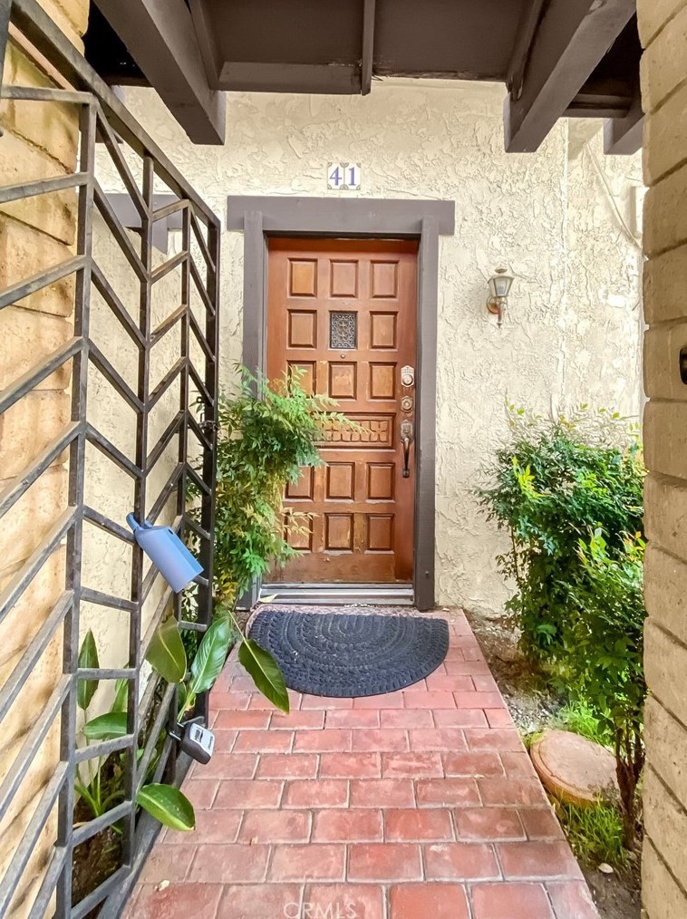 427 Mission Rd, Alhambra, CA 91801-6127