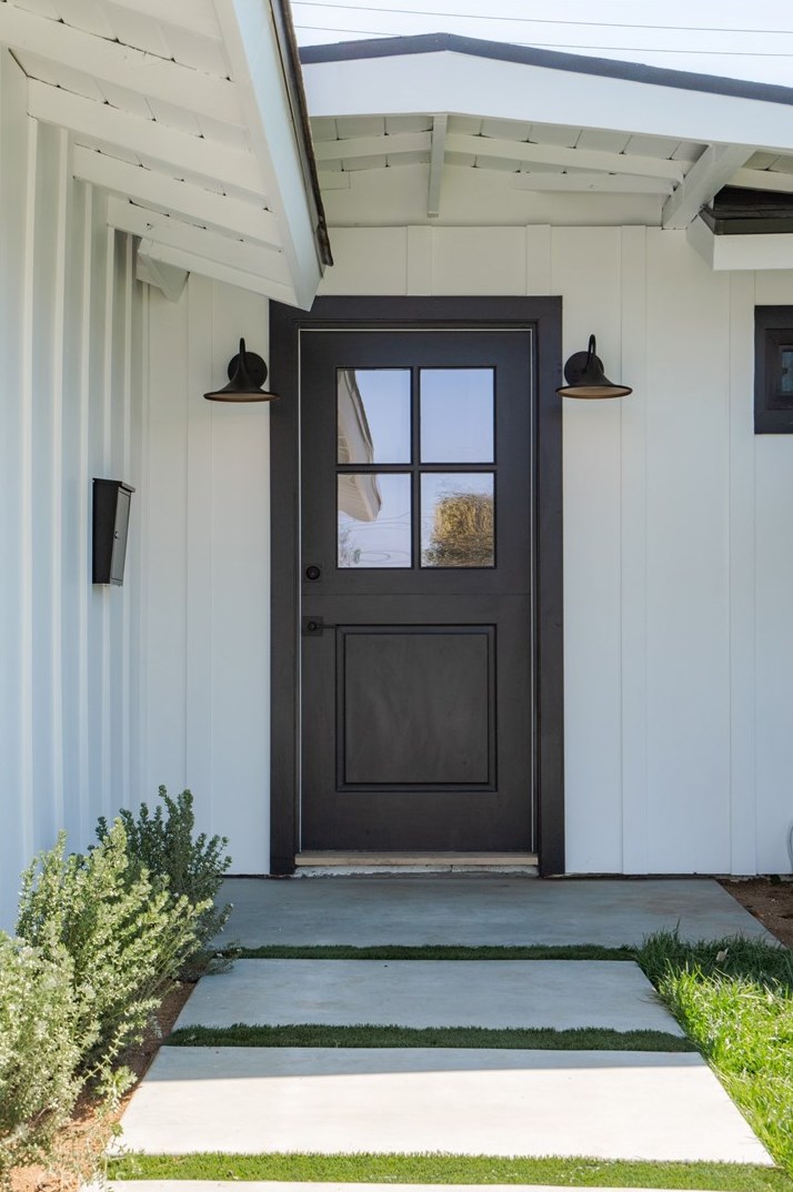 1593 Baker St, Costa Mesa CA  92626-3746 exterior