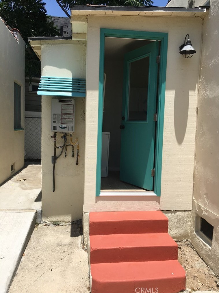 757 El Molino Ave, Pasadena CA 91106-3825 exterior