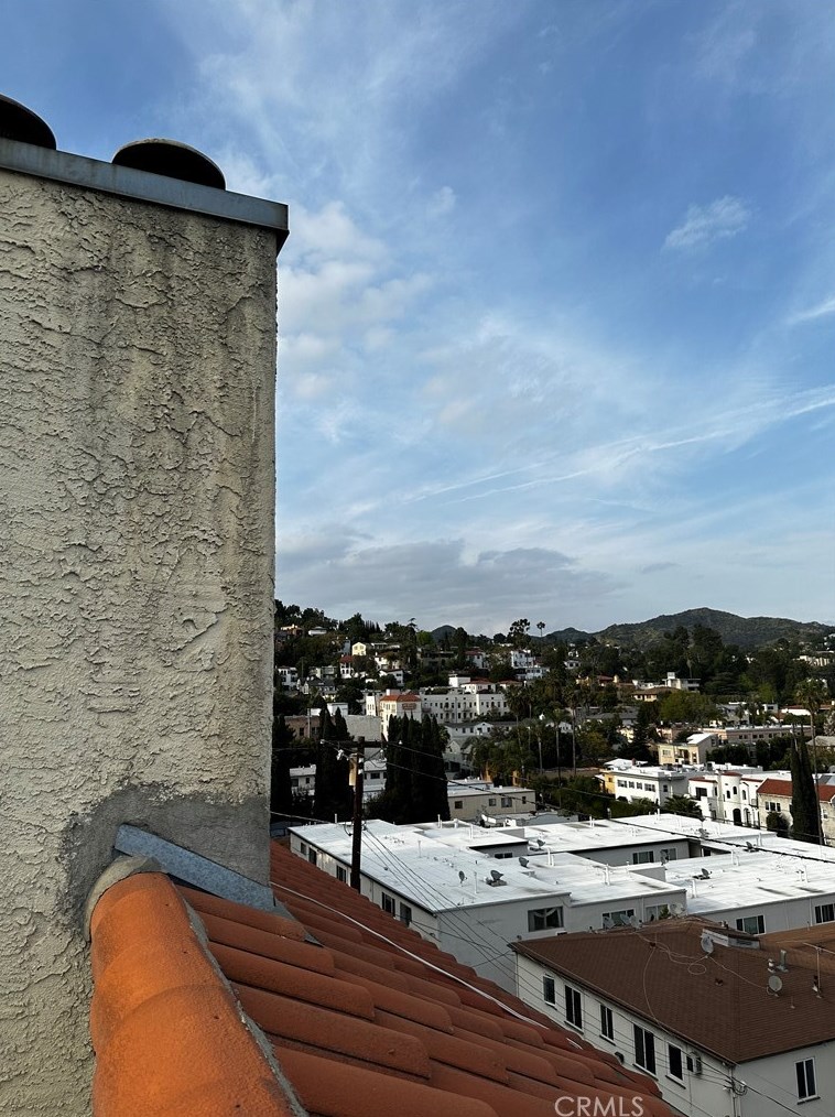 1900 Vine St, Los Angeles CA  90068-3972 exterior