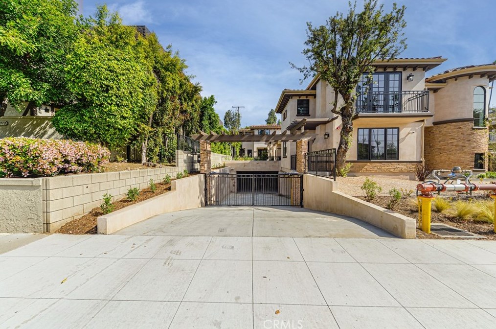 1976 Huntington Dr, South Pasadena, CA 91030