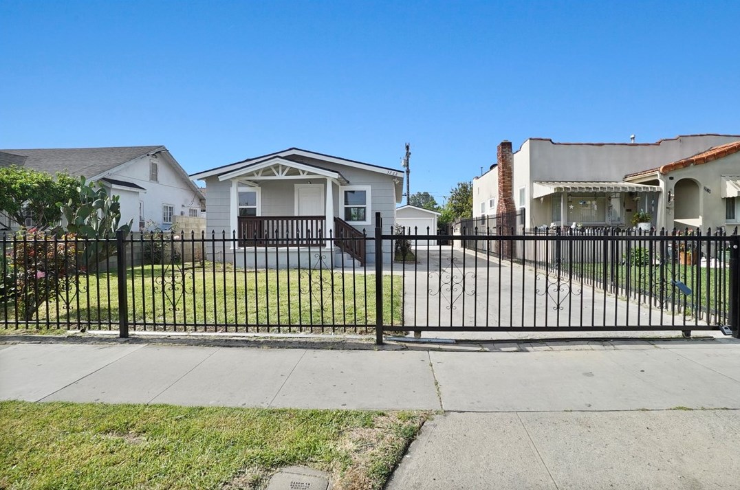 3722 E 58th St, Bell, CA 90270