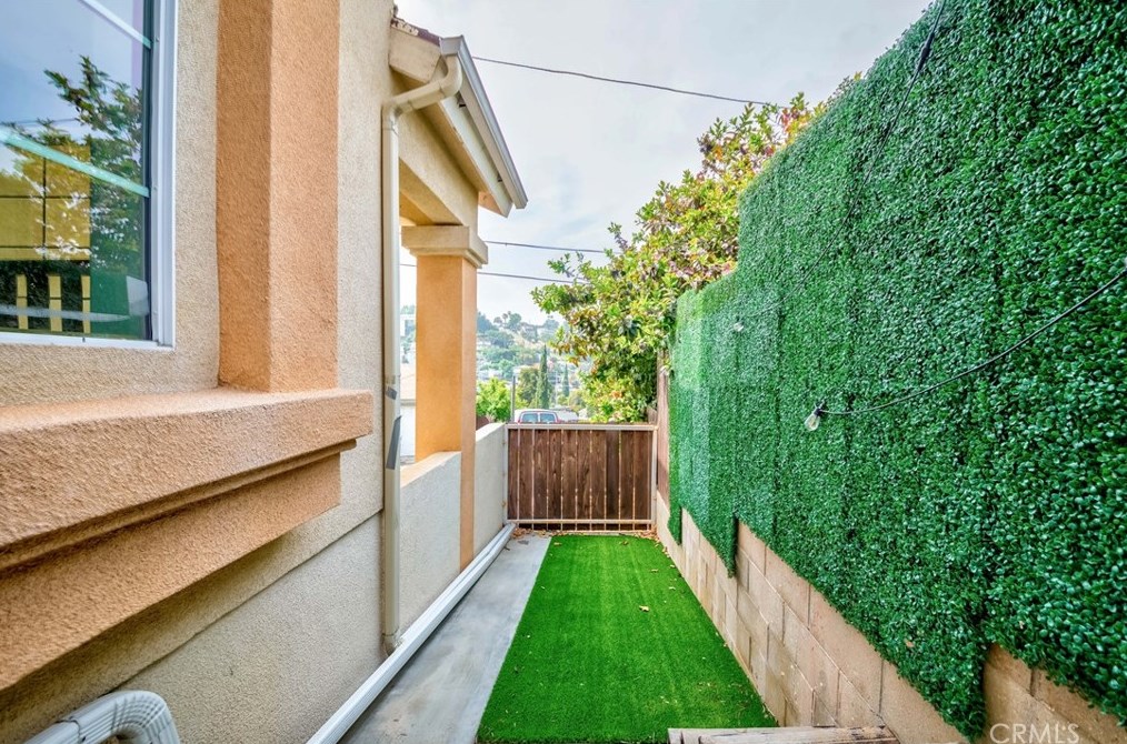 2731 Ballard St, Los Angeles CA  90032-2717 exterior