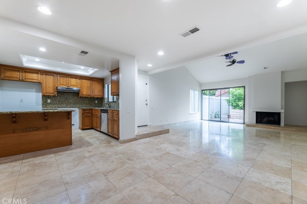 23033 Paseo De Terrado, Pomona, CA 91765-2282