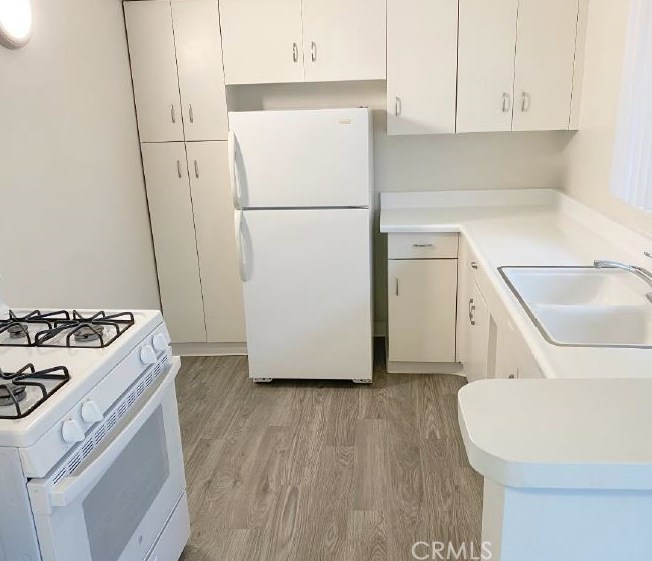 231 Hudson Ave, Pasadena CA  91101-0016 exterior