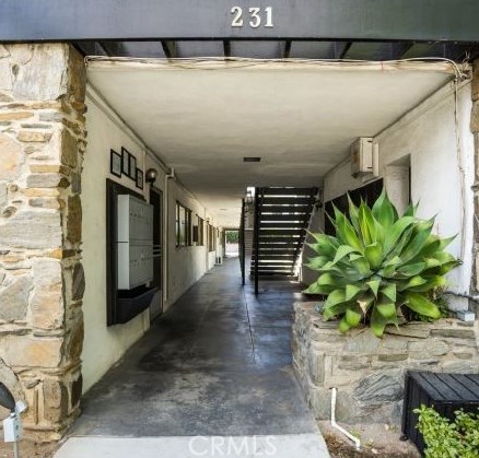 231 Hudson Ave, Pasadena CA  91101-0016 exterior
