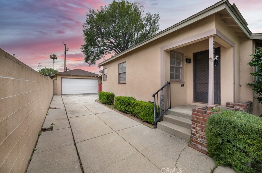 202 Standish St, Monrovia, CA 91016-4708