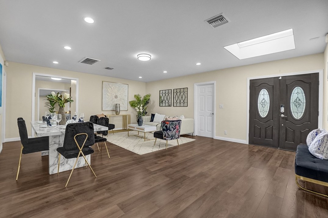 1122 N Walnut Ave, San Dimas, CA 91773