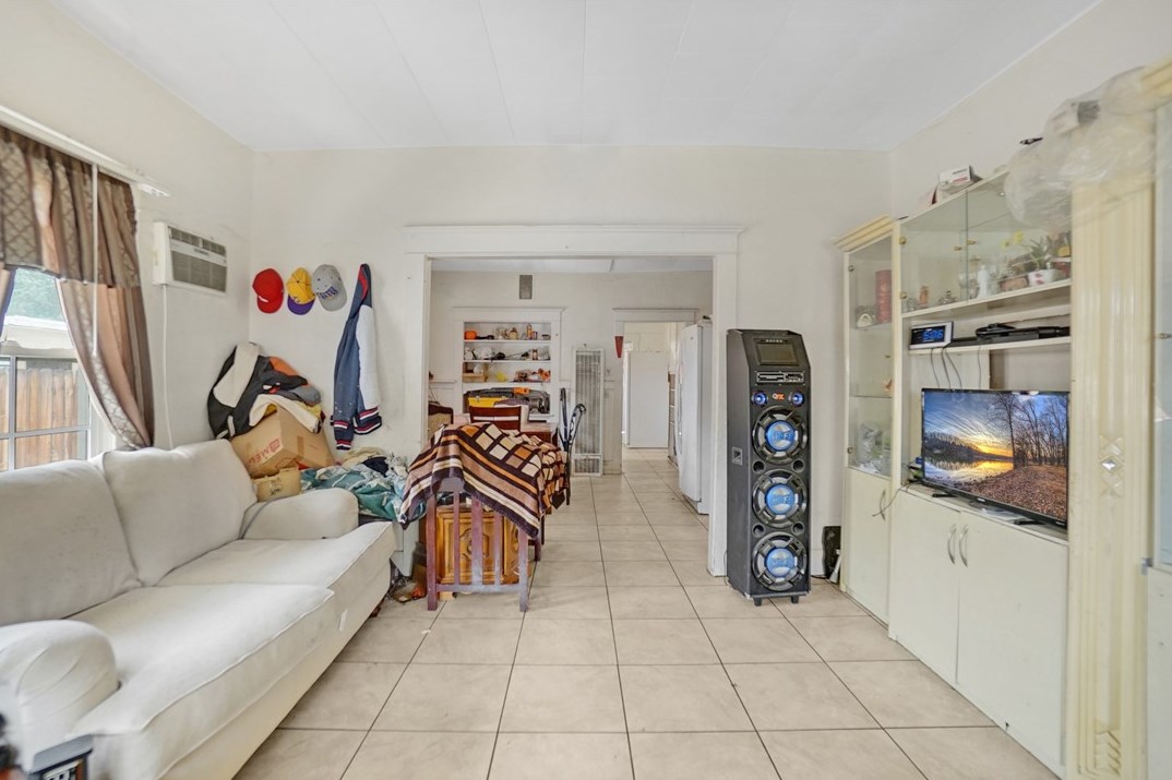 236 Alessandro St, Hemet CA 92543-4134 exterior