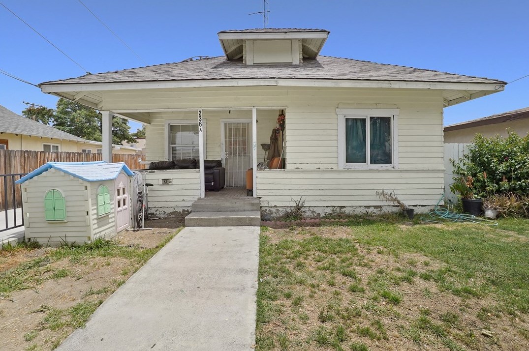 236 Alessandro St, Hemet CA 92543-4134 exterior