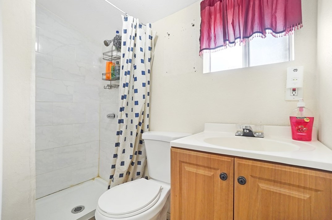 236 Alessandro St, Hemet CA 92543-4134 exterior