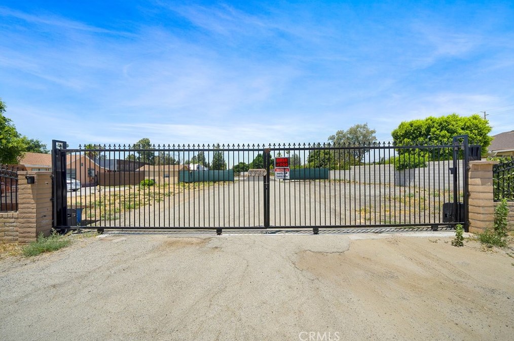 8946 Catawba Ave, Fontana CA  92335-4415 exterior