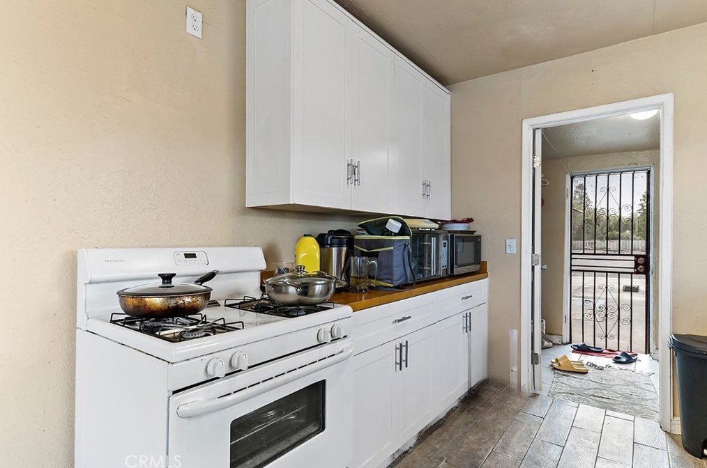 8946 Catawba Ave, Fontana CA  92335-4415 exterior