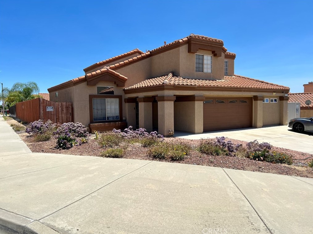 11850 Barclay Dr, Moreno Valley, CA 92557-5914