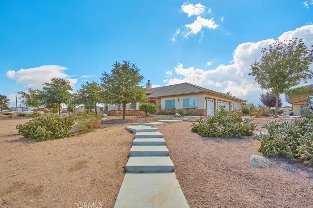 6997 Cygnet Rd, Phelan, CA 92371-4434