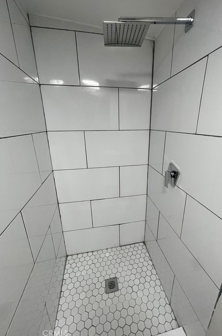 942 Fetterly Ave, Los Angeles CA  90022-3010 exterior