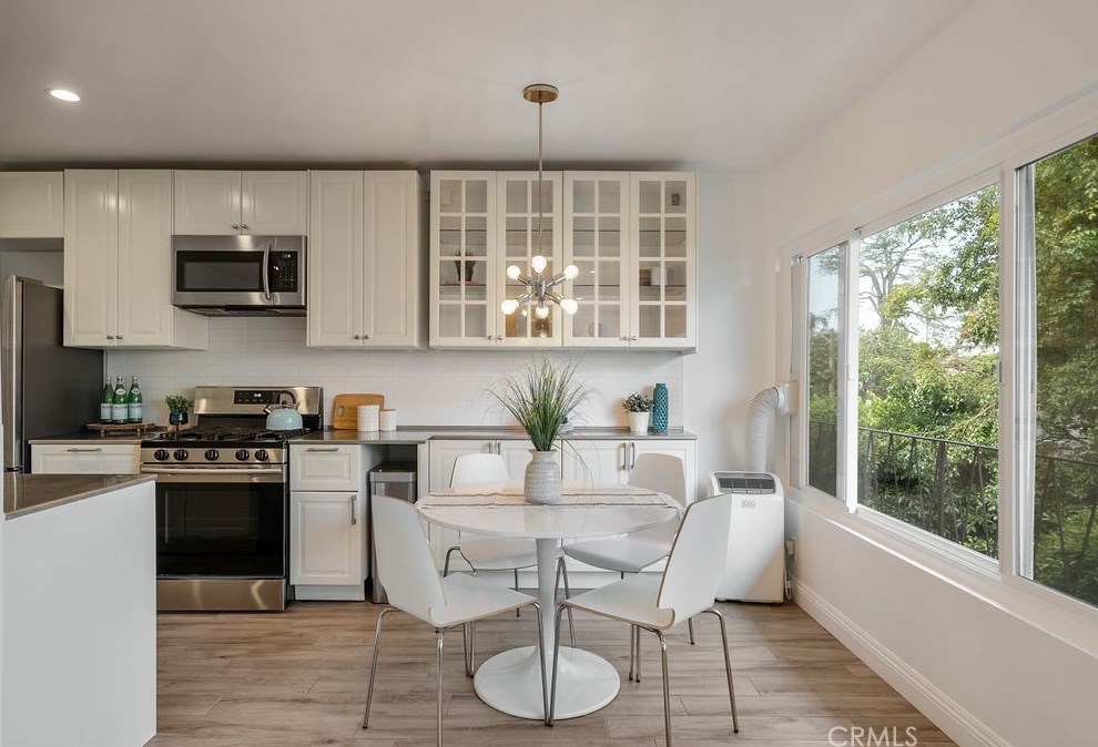 1312 Centinela Ave, Los Angeles, CA 90025-1908