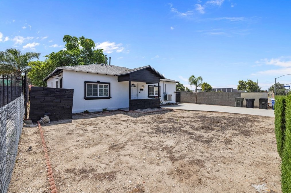 556 N East End Ave, Pomona, CA 91767
