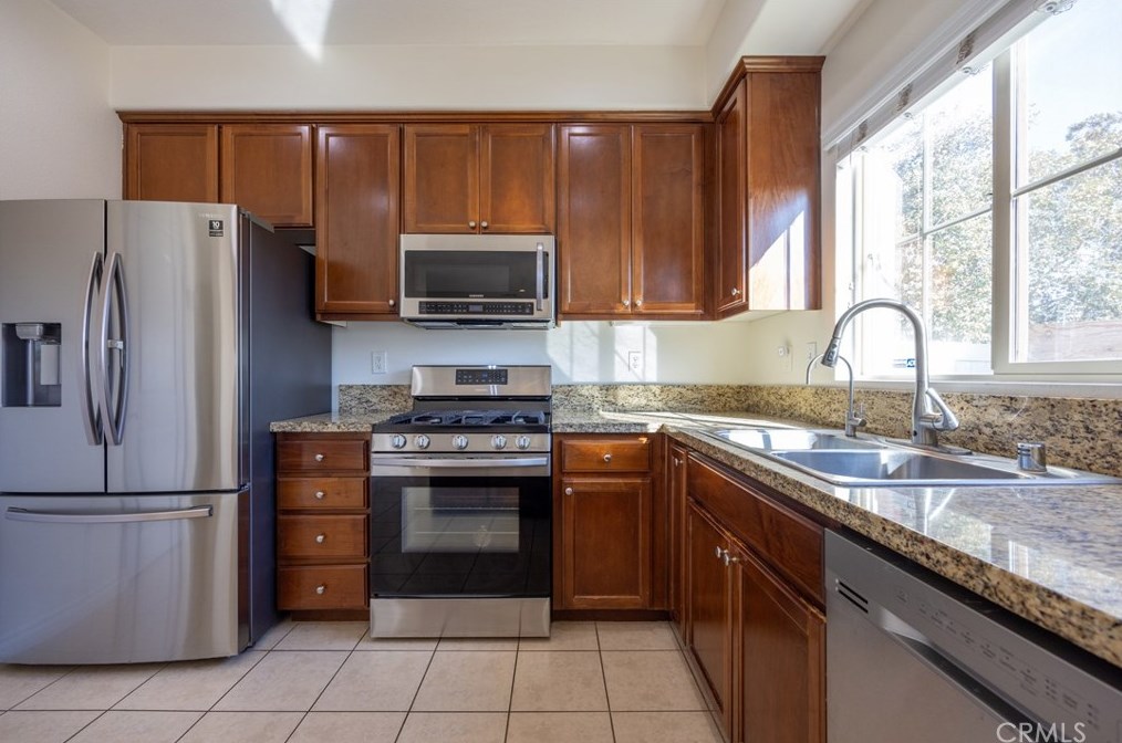 1093 Reservoir St, Pomona CA  91766-3859 exterior