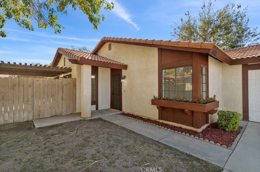 4560 Ridgewood Ct, Palmdale, CA 93552-3704
