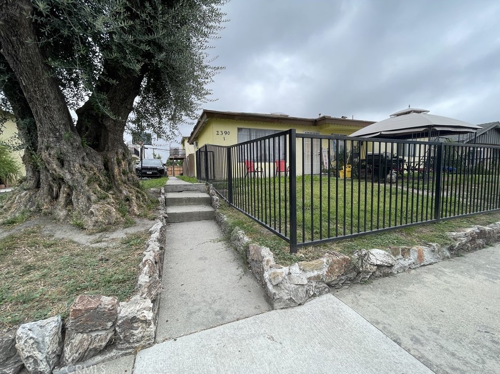 2390 Chanslor St, Pomona, CA 91766-6007