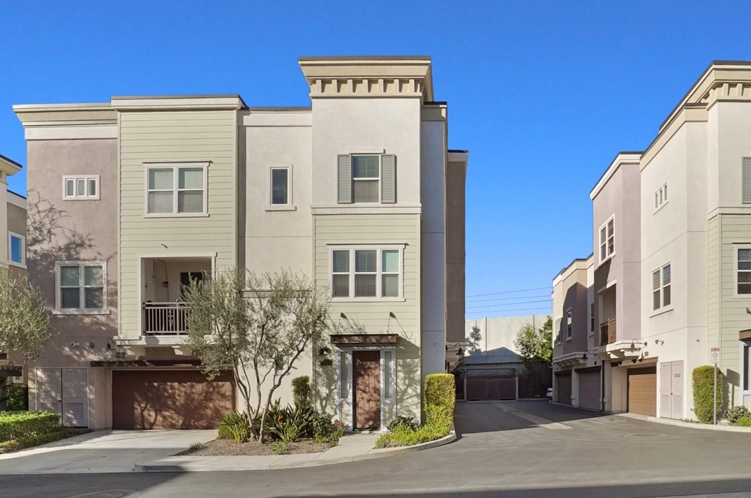 175 E Commercial St, San Dimas, CA 91773