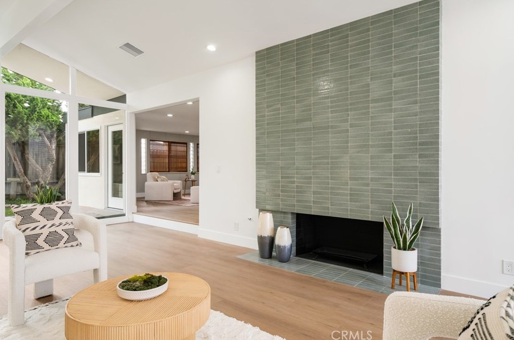 6646 Bedford Ave, Los Angeles CA  90056-2104 exterior