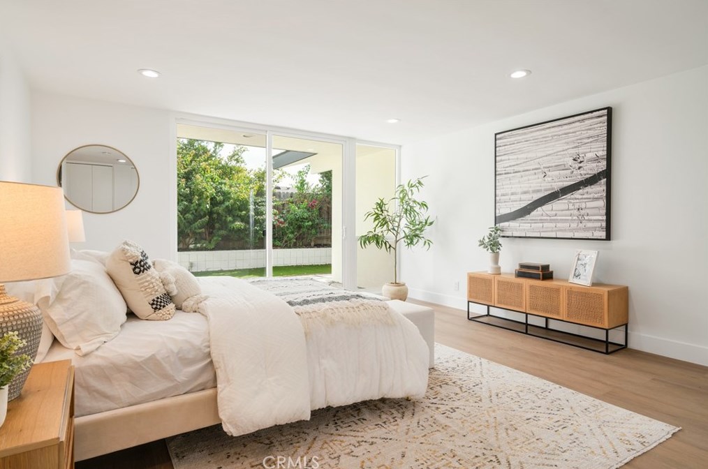 6646 Bedford Ave, Los Angeles CA  90056-2104 exterior