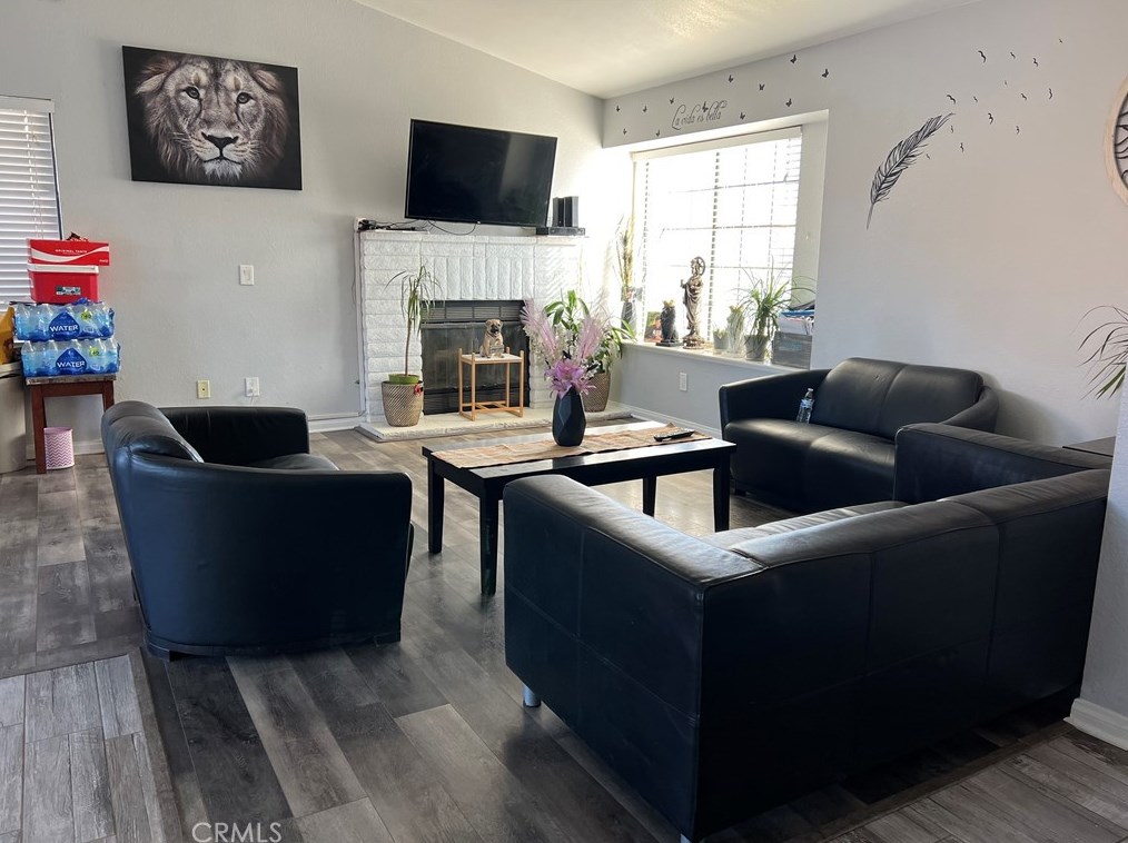 3525 Southview Ct, Palmdale, CA 93550-6658