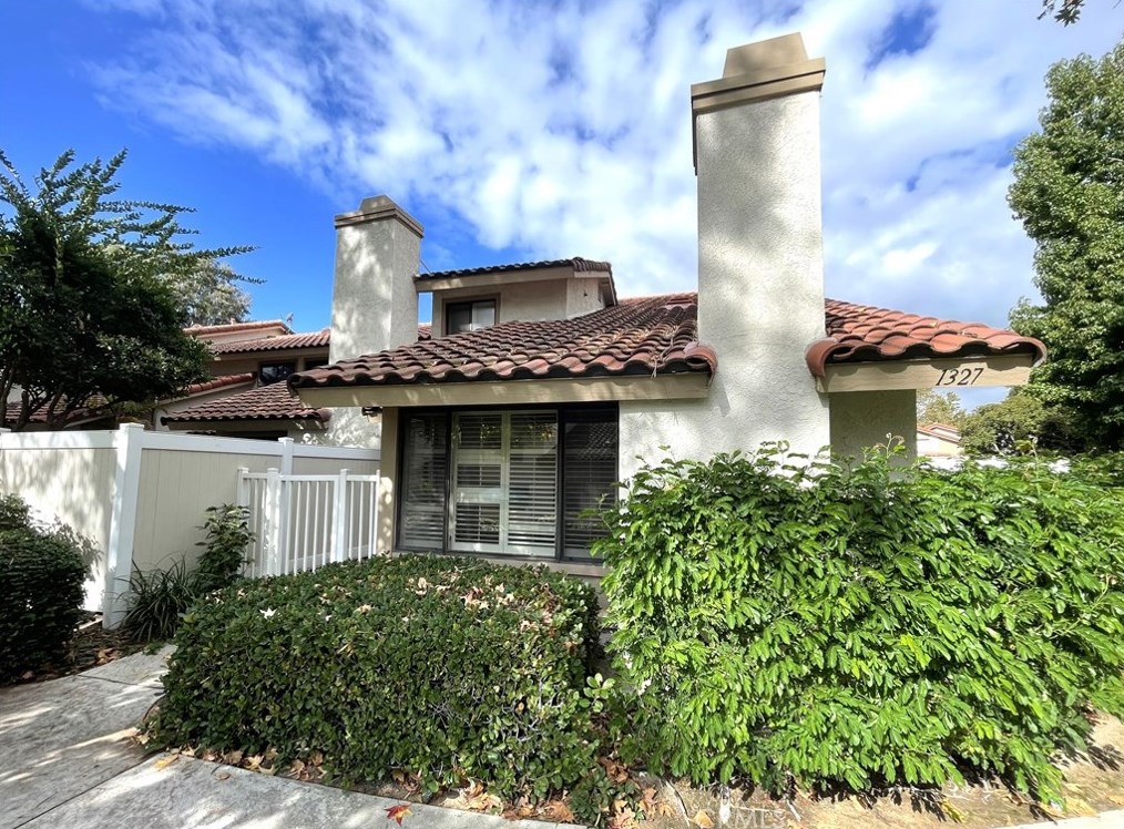 1327 Solera Ln #1, Pomona, CA 91765
