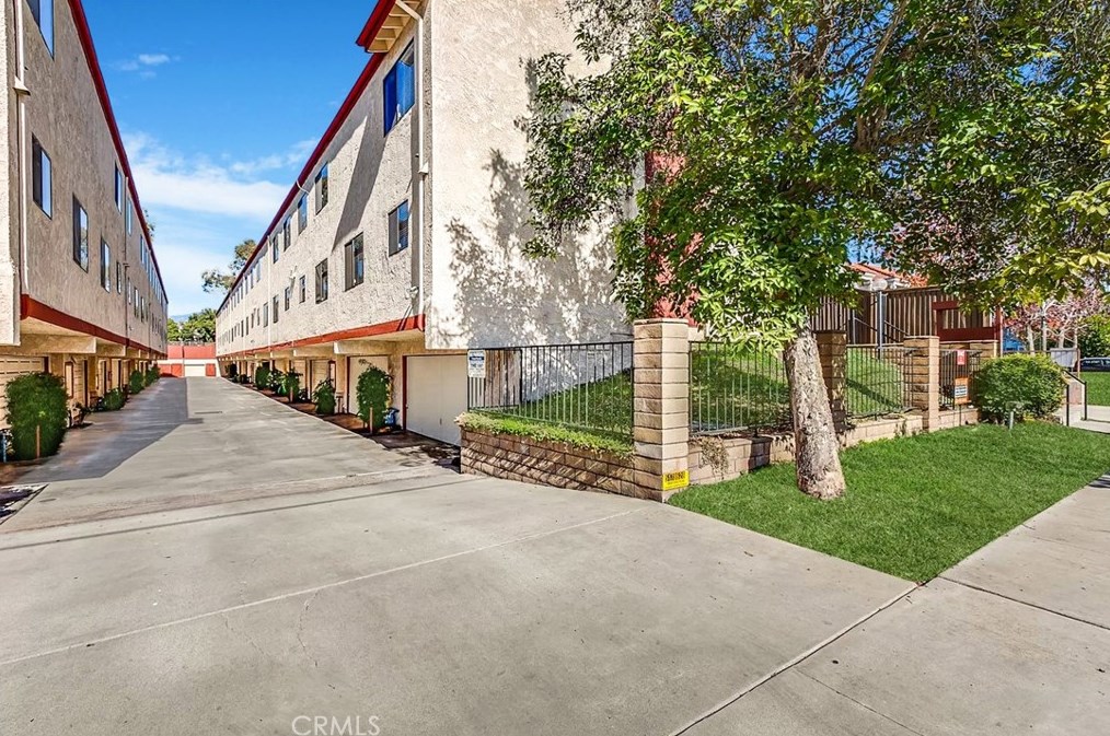 209 Palmetto Dr, Alhambra, CA 91801-4391