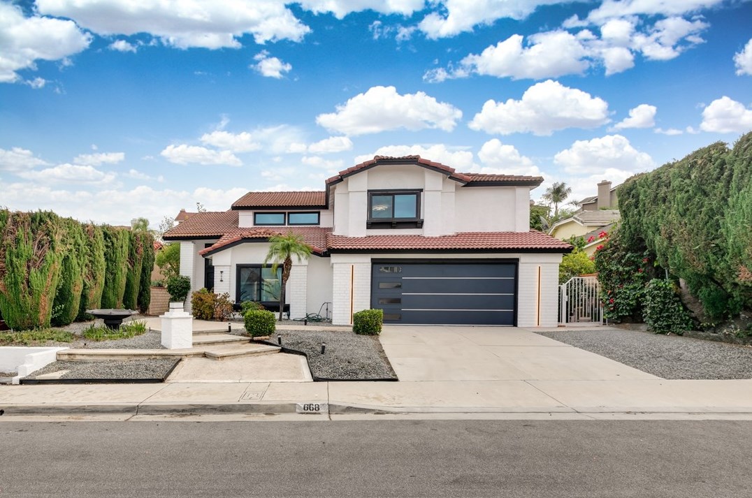 668 Bowcreek Dr, Pomona, CA 91765