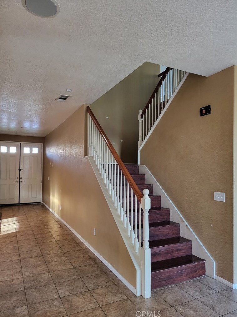 15975 Turtle Bay Pl, Fontana, CA 92336-4543